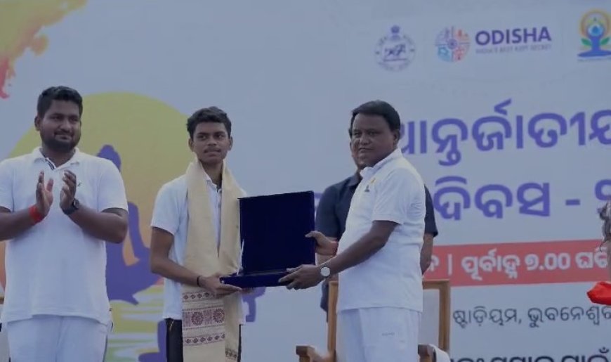 Odisha CM leads statewide Yoga Day celebration