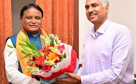 New Odisha Chief Secretary and Additional Chief Secretary meet CM Majhi