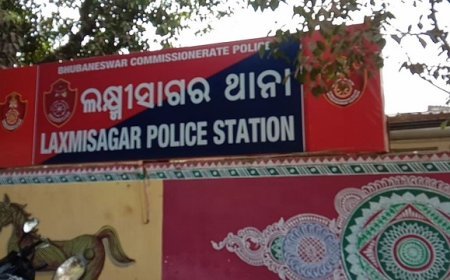 Youths ransack liquor store in Bhubaneswar demanding ‘free liquor’