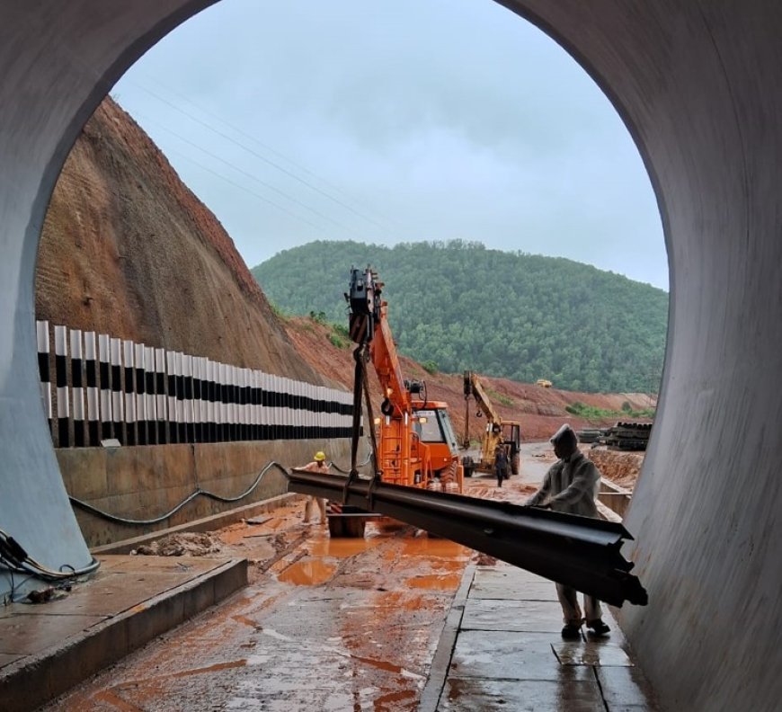 East Coast Railway adopts advanced ballastless track technology in tunnel construction