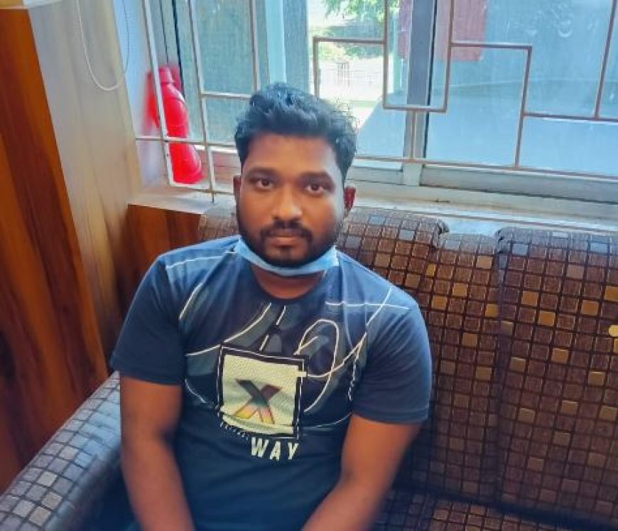 Odisha Vigilance traps SCB Medical College DEO in bribery case