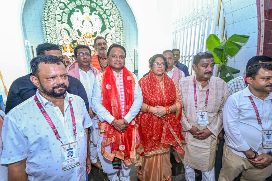 Odisha CM visits Bhubaneswar's Durga Puja pandals, announces ground rent waiver