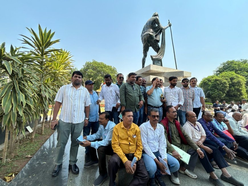 Journalists protest mobile phone ban in Odisha Assembly press gallery