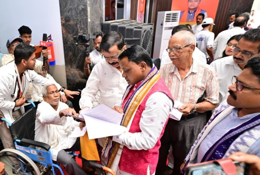 CM Mohan Majhi addresses 1,400 grievances in Sambalpur public hearing