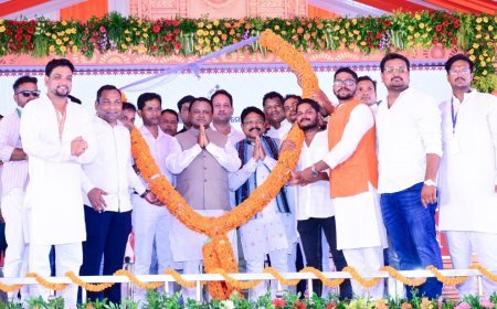 CM inaugurates projects worth ₹205 crore, announces kendu leaf workers’ aid in Deogarh
