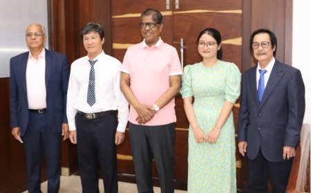 SOA University welcomes Vietnamese cultural troupe