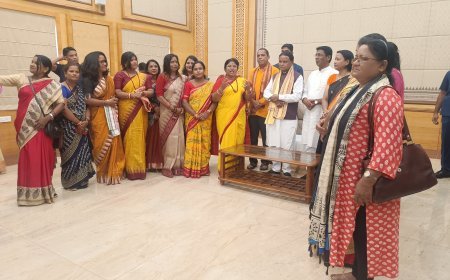 ଲୋକାଭିମୁଖୀ ବଜେଟ ନେଇ ମୁଖ୍ୟମନ୍ତ୍ରୀଙ୍କୁ ଭେଟି ଧନ୍ୟବାଦ ଦେଲେ ବିଭିନ୍ନ ବର୍ଗ ର ଲୋକମାନେ