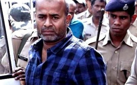 Police seize mobile phone from notorious gangster’s cell in Balangir jail