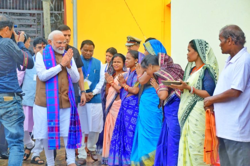 PM Modi visits Bhubaneswar slum, interacts with Pradhan Mantri Awas Yojana beneficiaries