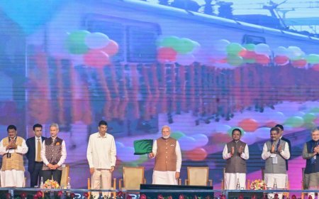 PM Modi flags off Pravasi Bharatiya Express for Indian diaspora