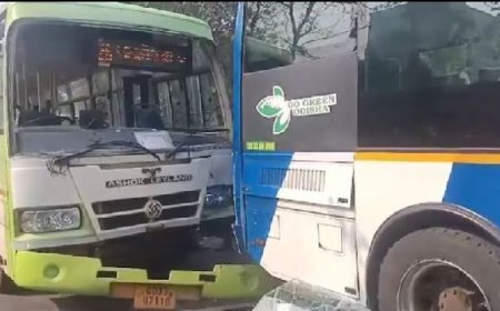 Four hurt in Bhubaneswar Mo Bus collision