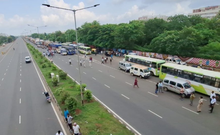 Traffic, train services disrupted across Odisha during bandh for Soumyashree justice